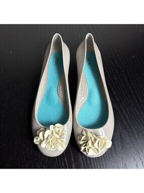 OKA-B Womens Size 38 (US 8) Gray/Ivory Jelly Flower Flats Shoes NEW